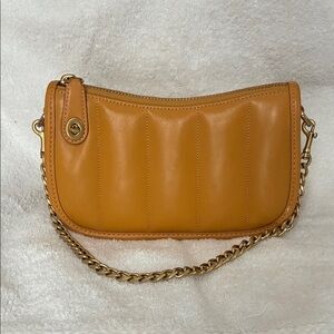 Coach Swinger 20 with Quilting and Chain - Buttercup